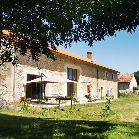 Homestay Grande Privee Au Domaine Laroze Dieulivol
