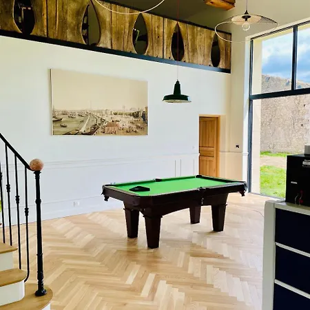 Grande Privee Au Domaine Laroze Homestay