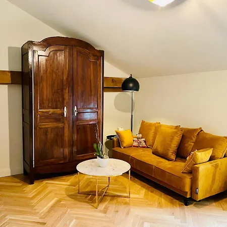 Homestay Grande Privee Au Domaine Laroze Dieulivol